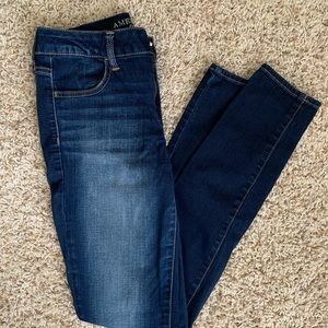 American Eagle High-Rise Jeggings. Size 6.